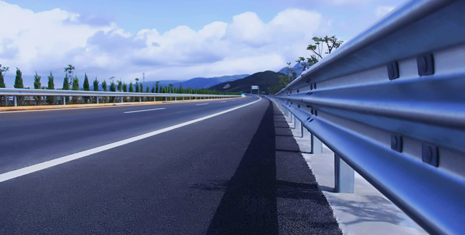 公路護欄